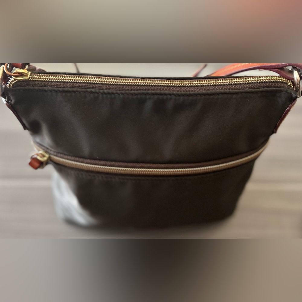 Dooney and Bourke handbag - Picture 5 of 10